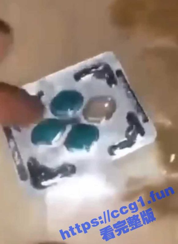你是真狗啊！铲屎官闲来无事给狗子吃伟哥 狗鸡吧胀得跟人的差不多大！-51吃瓜网