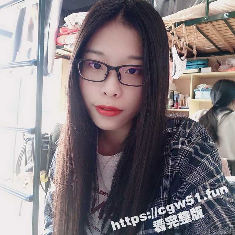 福州春晖小学 反差老师与男友私密视频照片流出 戴个骚眼镜 超级喜欢吃鸡巴 完美露脸！-51吃瓜网