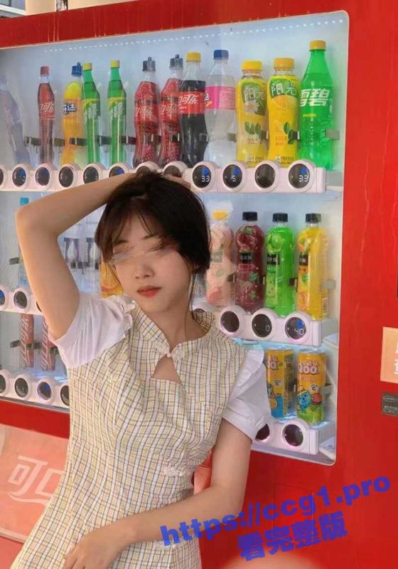 重庆工商大学派斯学院大四学姐 王倩倩 长期去实习单位男同事家里偷情 被他调教成反差母狗！-51吃瓜网