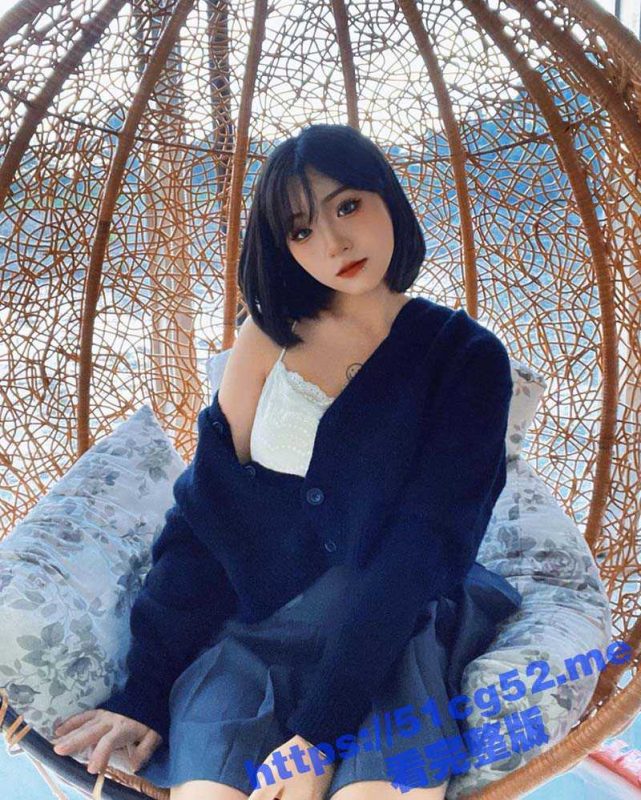 表白墙认识的大三学姐 颜值和身材很有气质 在外面是气质女神 在床上跪着求着主人操她-51吃瓜网