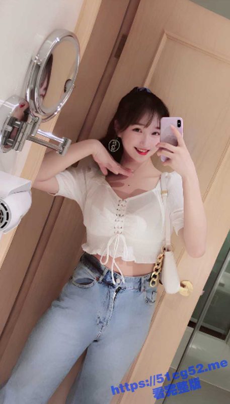 长沙小情侣自拍泄露 小美女吃着鸡就不愿意松口了 娇小性感的身材配上男友大屌极具反差！-51吃瓜网