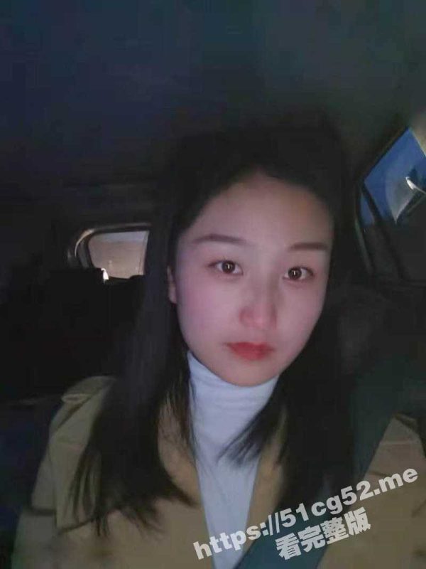 极品美腿反差婊妹子 长相算不上大美女 但妹子的身材是真的顶 被炮友爆操颜射 一脸的不高兴-51吃瓜网