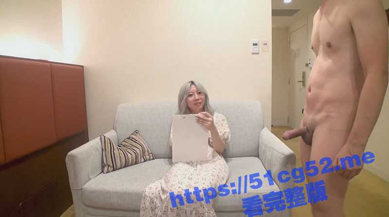 日本素人嫩妹初次下海面试 厕所突然冒出全裸猥琐大叔 直接上演真枪实弹做爱展示！-51吃瓜网