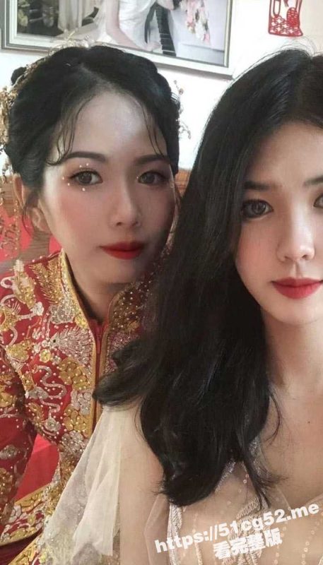 河南 赵洁 新娘婚前和同村的前任在婚房里约炮 婚后又在城里房内看着结婚照约炮 真是不忘前任啊！-51吃瓜网