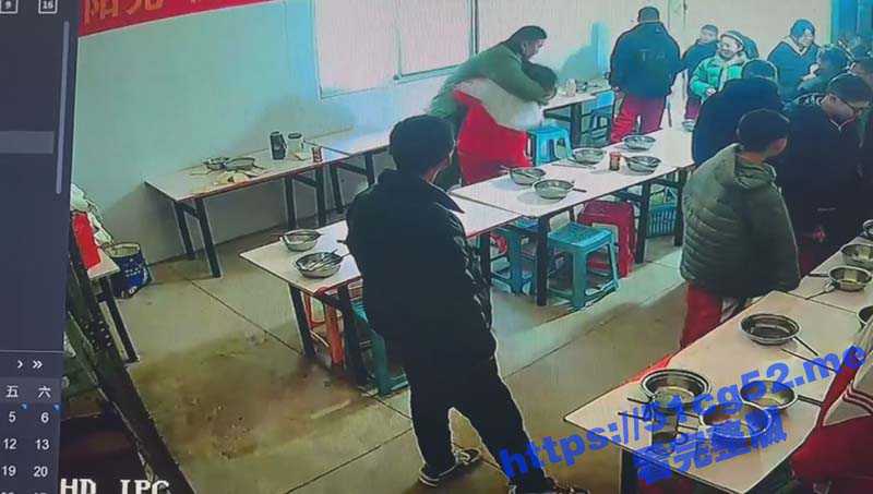 这是闹着玩么 济南纳川心理教育学校 教官殴打学生 直接跳起来踹学生 据说殴打已经是常态-51吃瓜网