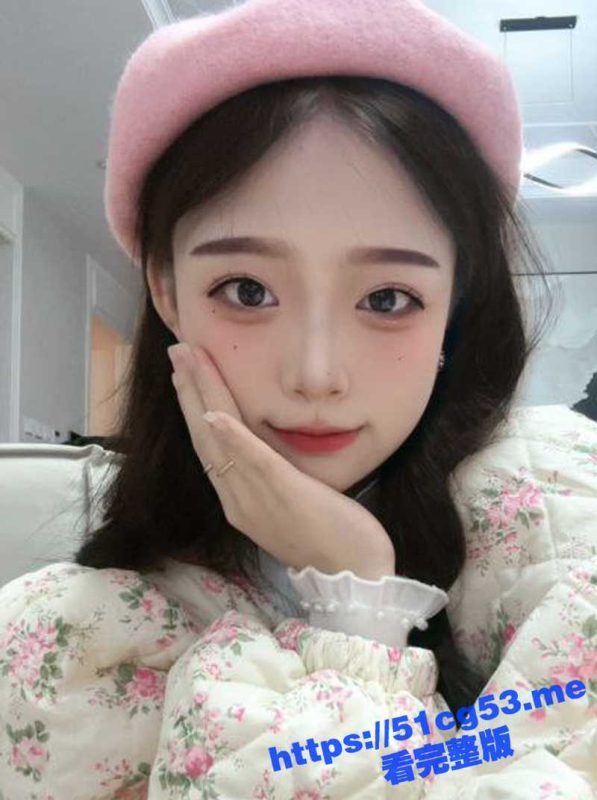 湖南大众传媒职业技术学院学生 薛芊 极品女神超高颜值为金主爸爸好好展示一波口活 吃的太忘我了！-51吃瓜网