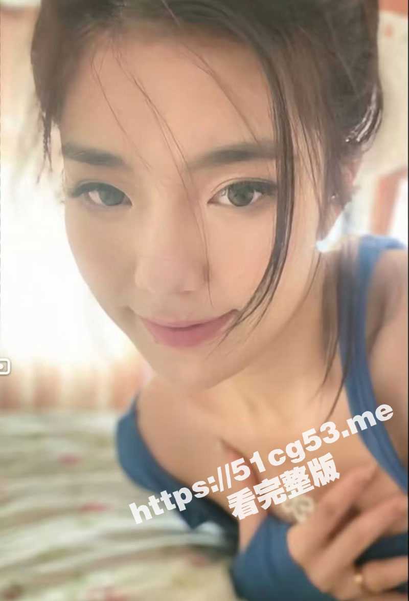 福州某摄影机构女助理徐露梦 性爱视频惨遭前男友报复流出 她卖力给男友口交的样子的真迷人 - 51吃瓜网-51吃瓜网