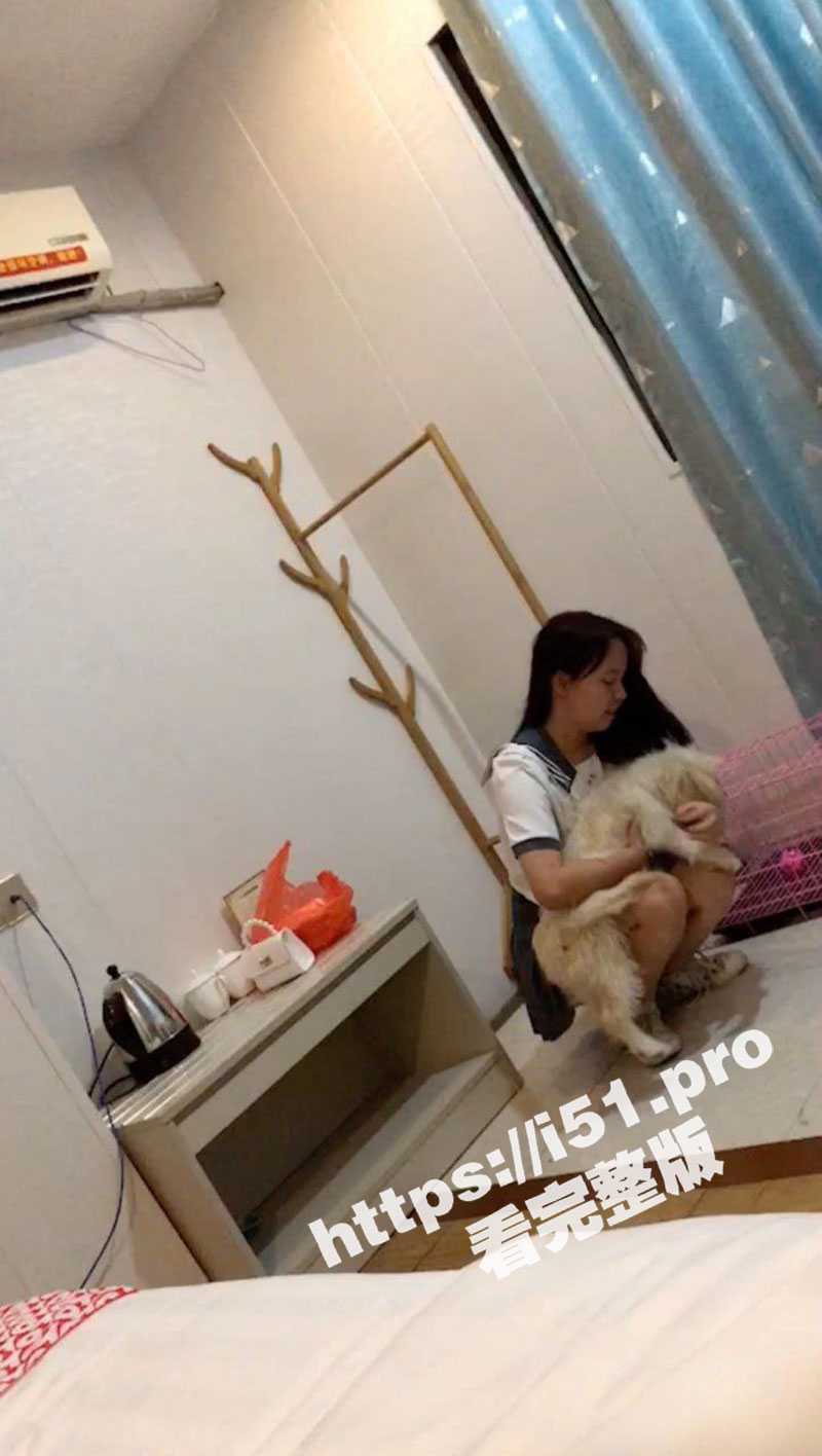 周末带着清纯大学生女友到宠物酒店开房 床下撸小狗 床上自己变母狗 哭着喊着求爸爸操 直接无套内射她 - 51吃瓜网-51吃瓜网