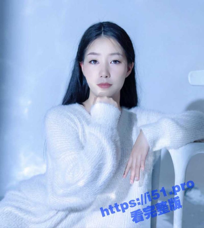 浙江杭州某公司抖音直播间运营 曾明欣 被金主包养成母狗 拍下大量任务视频 聊天记录亦是非常淫荡！-51吃瓜网