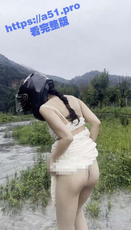 新晋户外露出骚母狗 金秘书 付费定制 野外景区露出 坐在路边的机车上道具自慰骚穴 淫言淫语不断-51吃瓜网