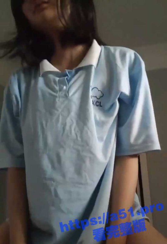 超嫩学生妹自拍 如此年轻的身体与紧致的小穴 被精神小伙尽情后入爆操 可惜了！-51吃瓜网