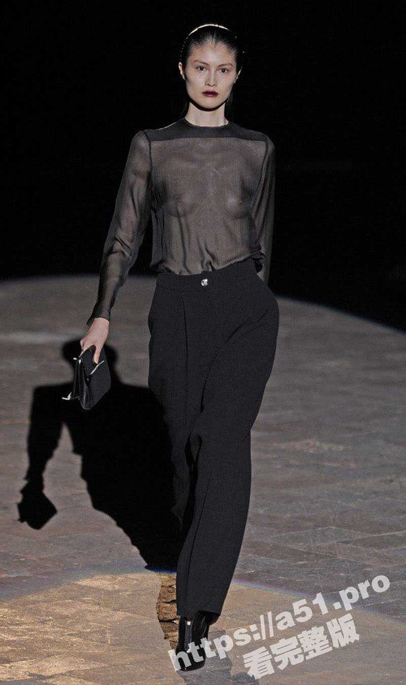 中国名模 何穗 奚梦瑶 真空走秀露点和大尺度性感艺术照曝光 不愧是模特 身材太完美了 - 51吃瓜网-51吃瓜网