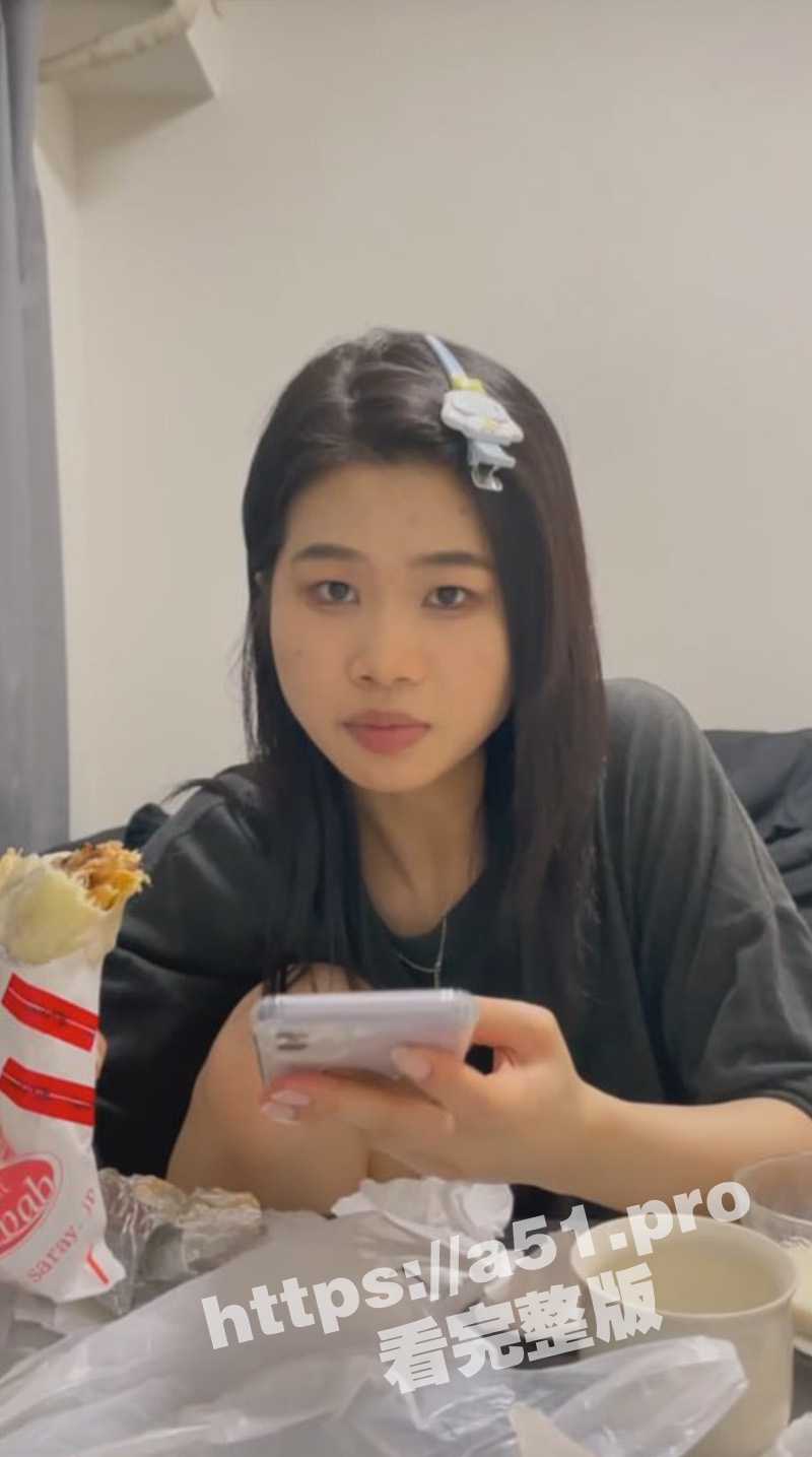 成都某网咖女网管 冯晓曼 遭渣男泄密 妹子被操的满脸通红 无套内射滚烫浓精喷射而出 - 51吃瓜网-51吃瓜网