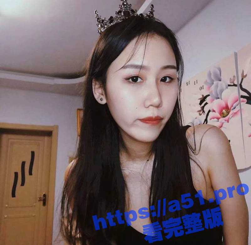 重庆女大学生 身材一流的骚逼 公开卖淫就连男友都没意见 这个颜值和身材一晚1K也算便宜了-51吃瓜网