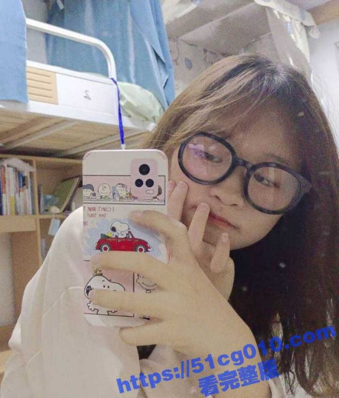 南京师范大学反差骚母狗李欣 和前男友做爱视频还存着 被发现后口交道歉 每次做爱都打电话给陌生人-51吃瓜网