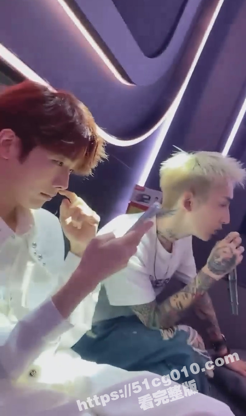 上一秒你有多帅气 下一秒你躺得就有多安详!成都某夜场帅哥男模玩人妻被其老公重锤后脑杀死 太残暴了 - 51吃瓜网-51吃瓜网