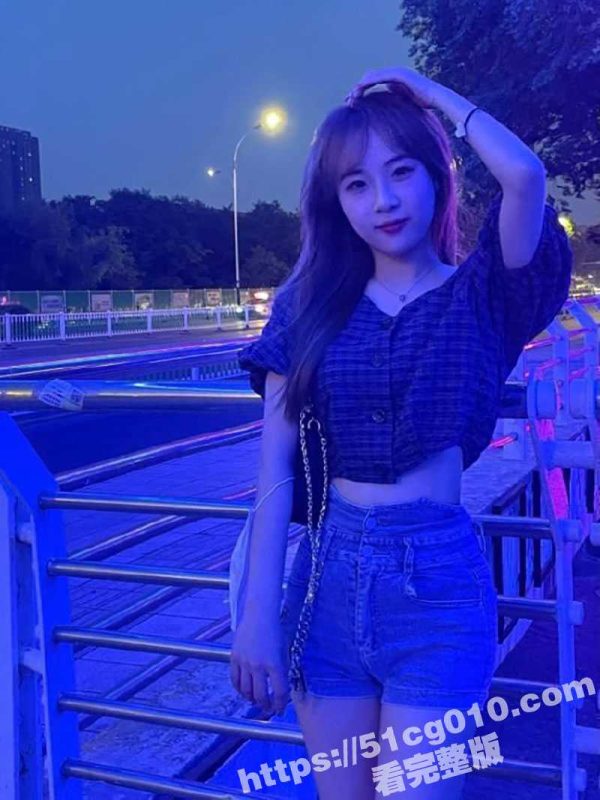 极品反差婊曝光！清纯可人的女神 穿上渔网开档情趣内衣 翘起屁股被主人疯狂后入！-51吃瓜网