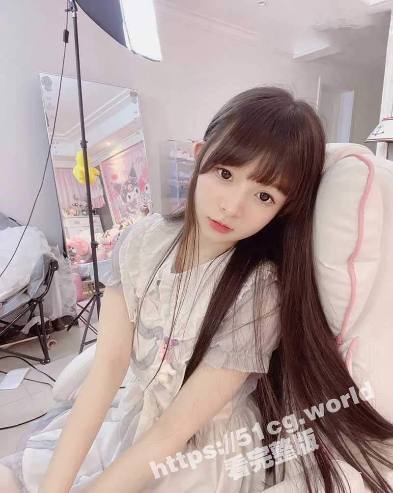 斗鱼清纯萝莉主播 蔡小熊i 改名背后真实原因 万元定制自慰视频曝光！ - 51吃瓜网-51吃瓜网