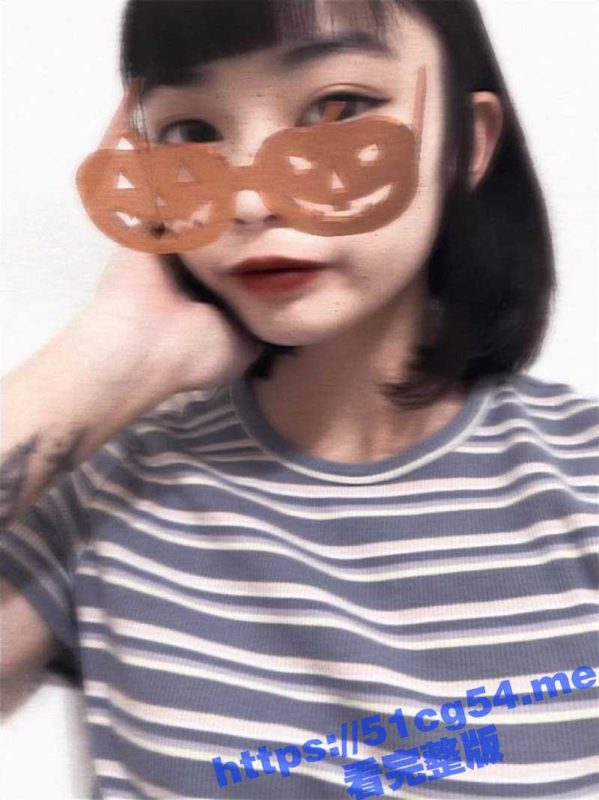 台湾高雄公务员 陈子琪 非常听话的翘臀美女 穿上情趣内衣这屁股真欠操啊 分手后视频遭前男友泄密-51吃瓜网