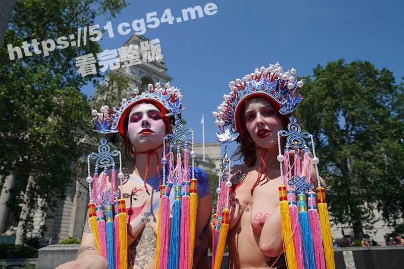 中国成人传媒公司 组织英国嫩妹全裸骑行 还化妆成京剧角色 真是太会玩了！-51吃瓜网