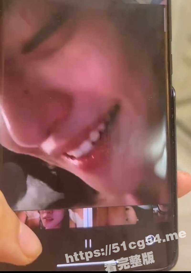 微博热瓜！微博热传 胡连馨 与男朋友裸聊视频的瓜 有人说是 AI 合成的 粉丝们呼吁爱豆报警！ - 51吃瓜网-51吃瓜网