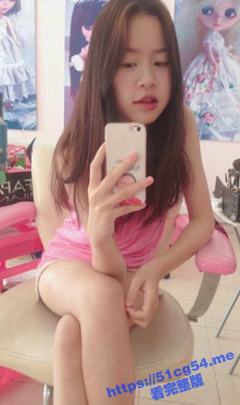 四川师范大学大三反差婊 张颖 自慰视频流出 学姐坐在地上疯狂揉搓自己的肉穴 表情十分的玩味 - 51吃瓜网-51吃瓜网