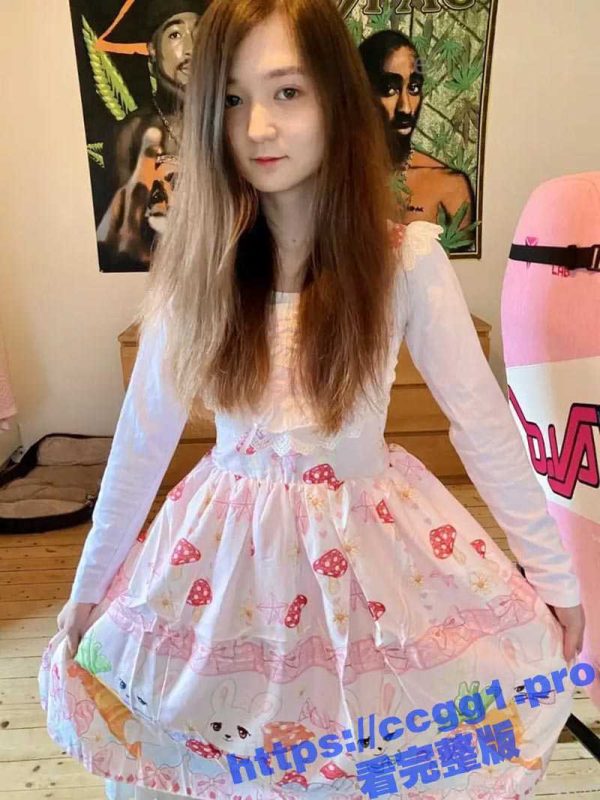 onlyfans欧美萝莉亚裔母狗little-em 大尺度私拍视图合集 犹如充气玩偶虐操抠穴三洞齐开-51吃瓜网