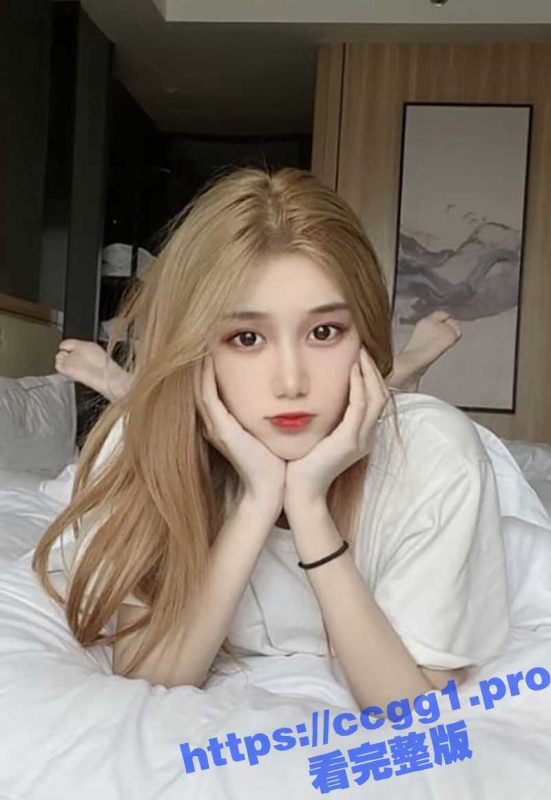 广西高颜值御姐反差母狗 杨心莹 一边玩游戏一边跟自己的主人视频扣逼自慰！淫水横流！-51吃瓜网