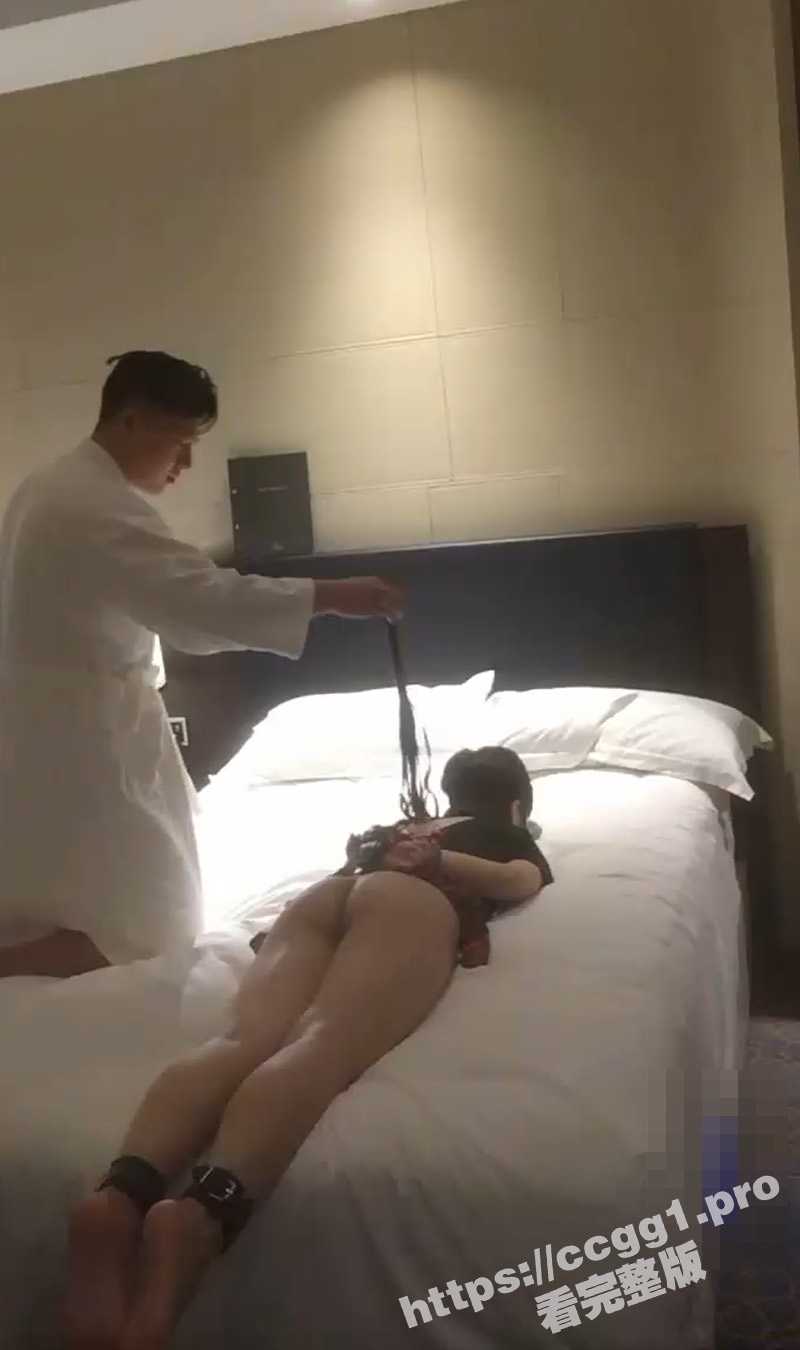 健身教练跟短发女学员开房玩捆绑调教 撩起性感红裙猛顶打桩输出 美女被操得嗷嗷浪叫 属实被操惨了 - 51吃瓜网-51吃瓜网