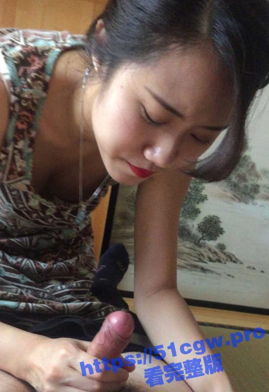 网约极品轻素颜小少妇酒店口爆吃鸡！看到我在拍她还妩媚的撩了一下头发！-51吃瓜网