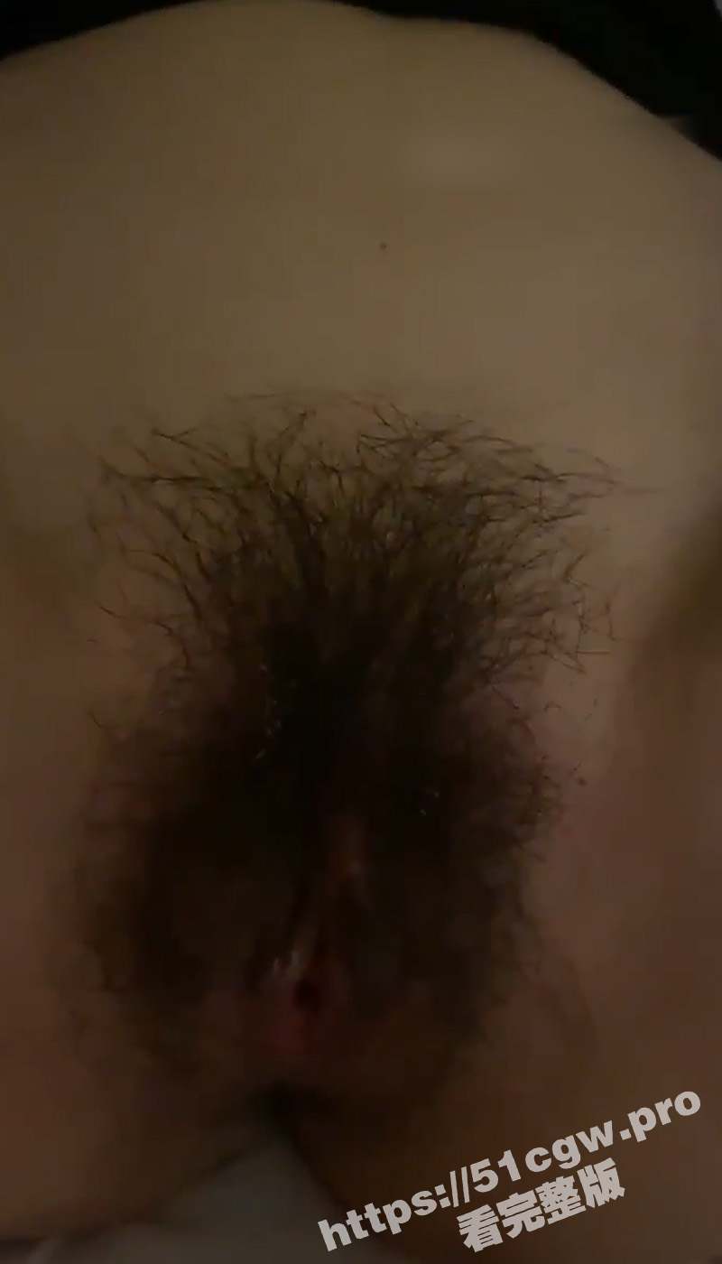 火烧赤逼！用打火机烧女友的逼毛 女友被烫的嗷嗷叫 隔着屏幕都闻到逼毛被烧焦的气味了 - 51吃瓜网-51吃瓜网