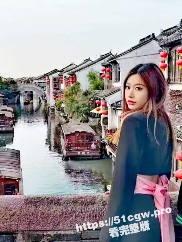 约操杭州极品美女 叶菲 身穿黑丝旗袍前来赴会 激情做爱被操到胡言乱语！-51吃瓜网