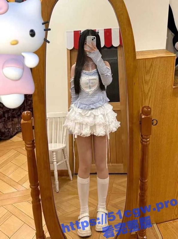 南宁民族大学相思湖学院 极品校园公交车 王雨萌 清纯的长腿反差学生妹 在校期间下海兼职视频流出-51吃瓜网