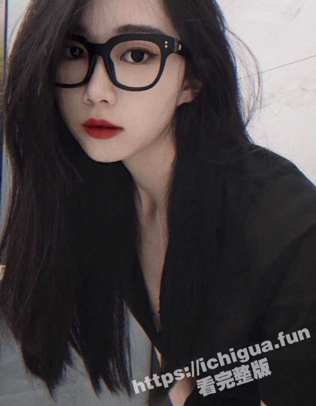 常州大学极品校花 董婕滢 兼职做外围女 身材绝对标准的S型 屁股很翘长相也可以 精通各种姿势！-51吃瓜网