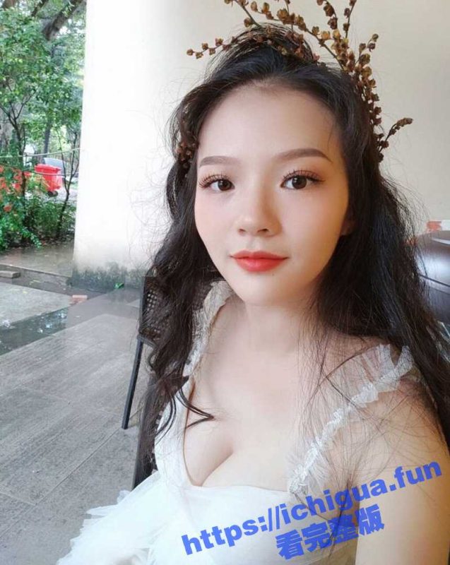 武汉某电商公司客服 张悦 成熟人妻气质迷人 带着老公和闺蜜的老公一起玩3P 母狗本性展现的淋漓尽致！-51吃瓜网