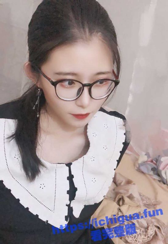 推特二次元网红 司雨 清纯外表下的隐藏着淫欲小恶魔！献出口交足交诱惑骚拍 诱惑力十足！-51吃瓜网