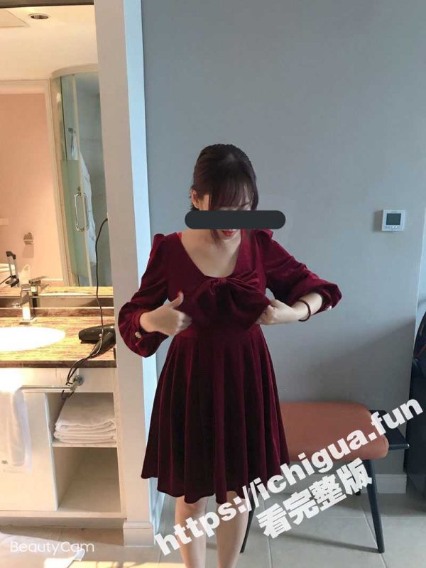 推特极品淫妻 小肥羊不是羊 约陌生人还不过瘾 蒙着眼睛玩 中途偷偷换成兄弟 更刺激 结果被媳妇发现了-51吃瓜网