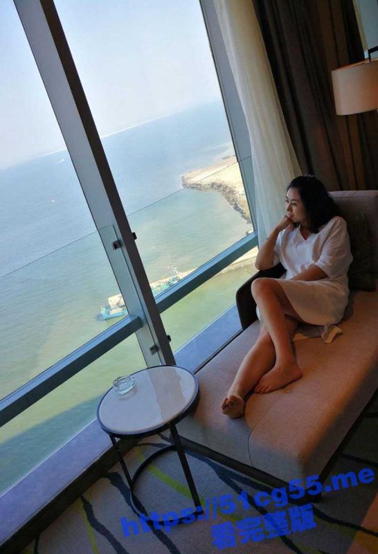 极品网红纹身美女 跪地为金主爸爸 深喉 舔脚 滴蜡 肛交SM调教！你的女神只是有钱人的母狗！-51吃瓜网