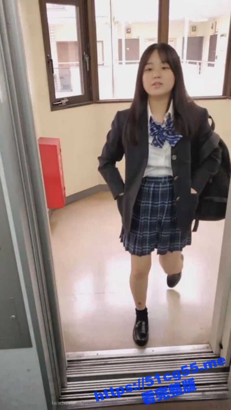 日本猥琐电梯服务员 抄底偷拍JK美少女 天天就对着她拍 非常专一！这就是电梯痴汉吗？ - 51吃瓜网-51吃瓜网