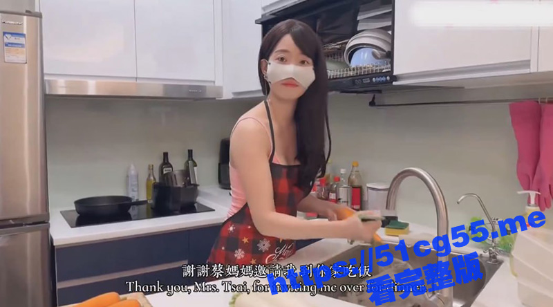 到同学家做客 身材火辣的骚妈妈竟然勾引我 必须狠狠地用大肉棒来教育她！-51吃瓜网
