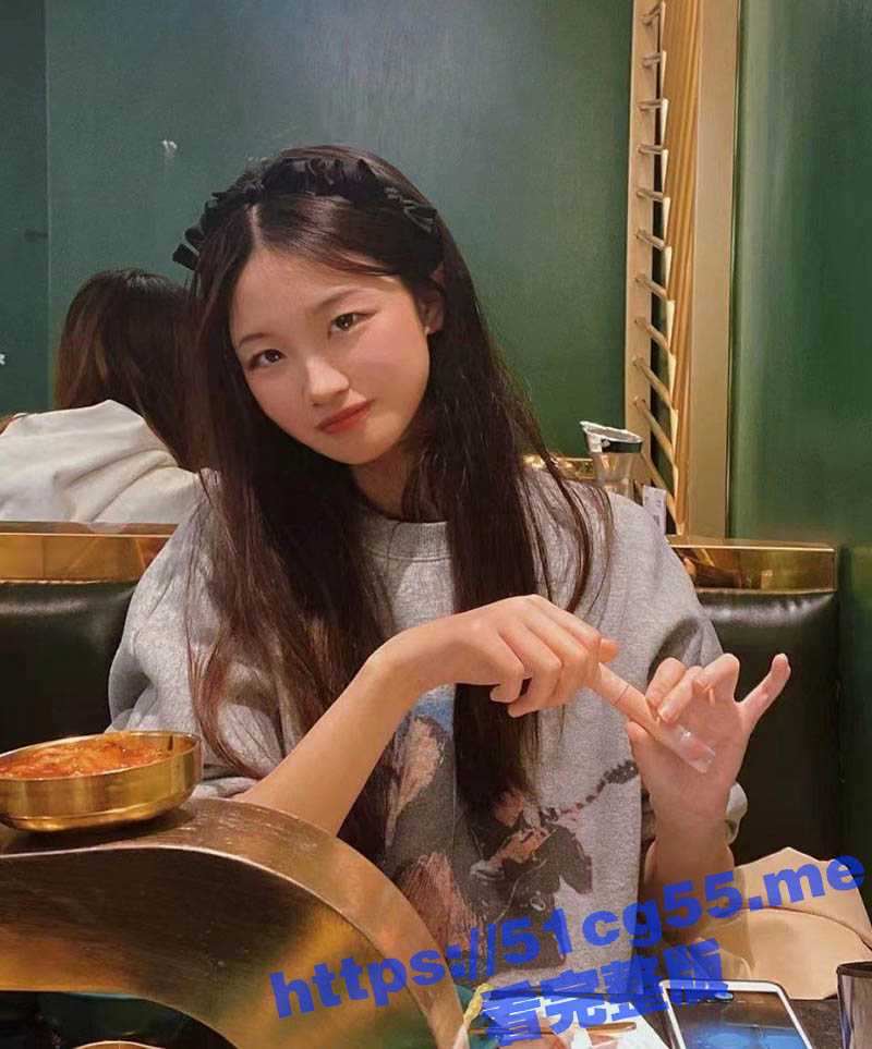 520带着骚货大学生女友出门逛街 晚上直接安排开房 情趣黑丝内衣穿上后入爆操太爽了！ - 51吃瓜网-51吃瓜网