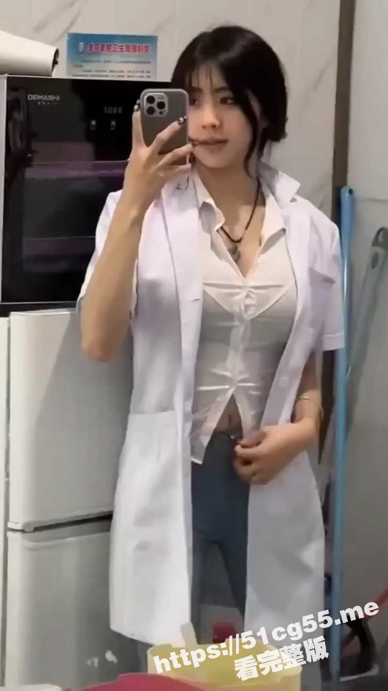 公主们的夜生活合集秀！迪士尼在逃公主KTV秀 超刺激！在大庭广众下毫不遮掩！ - 51吃瓜网-51吃瓜网