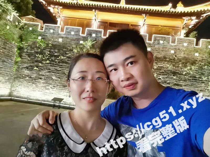我的气质教师妈妈 老爸走的早 妈妈的后半生幸福就交给我来照顾了 妈妈被操到满脸潮红的样子真迷人-51吃瓜网