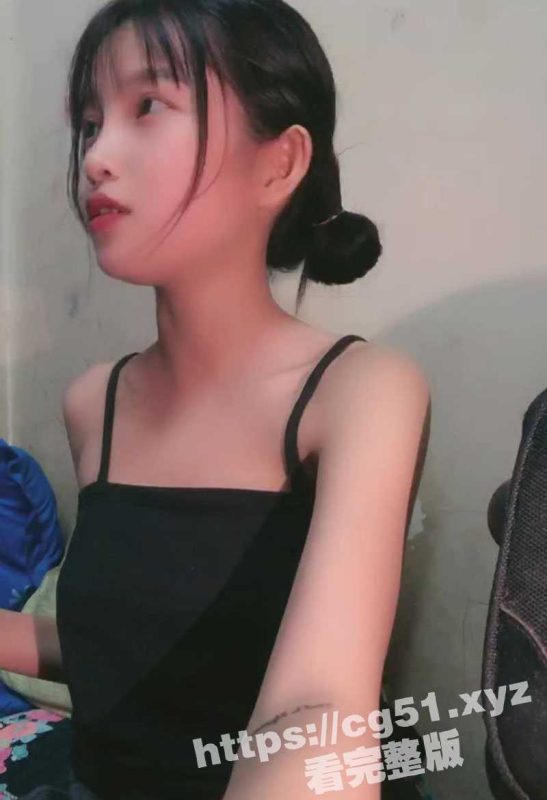 又一极品美女惨遭模特面试骗局 拍下大量艳照和自慰视频 小穴是真的粉嫩 真想舔一口！-51吃瓜网
