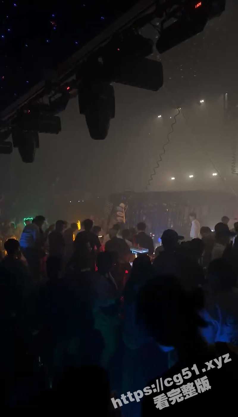 沈阳和平区First酒吧 高空灯架脱落 造成8死15伤 目前酒吧已停业 法人已被控制! - 51吃瓜网-51吃瓜网