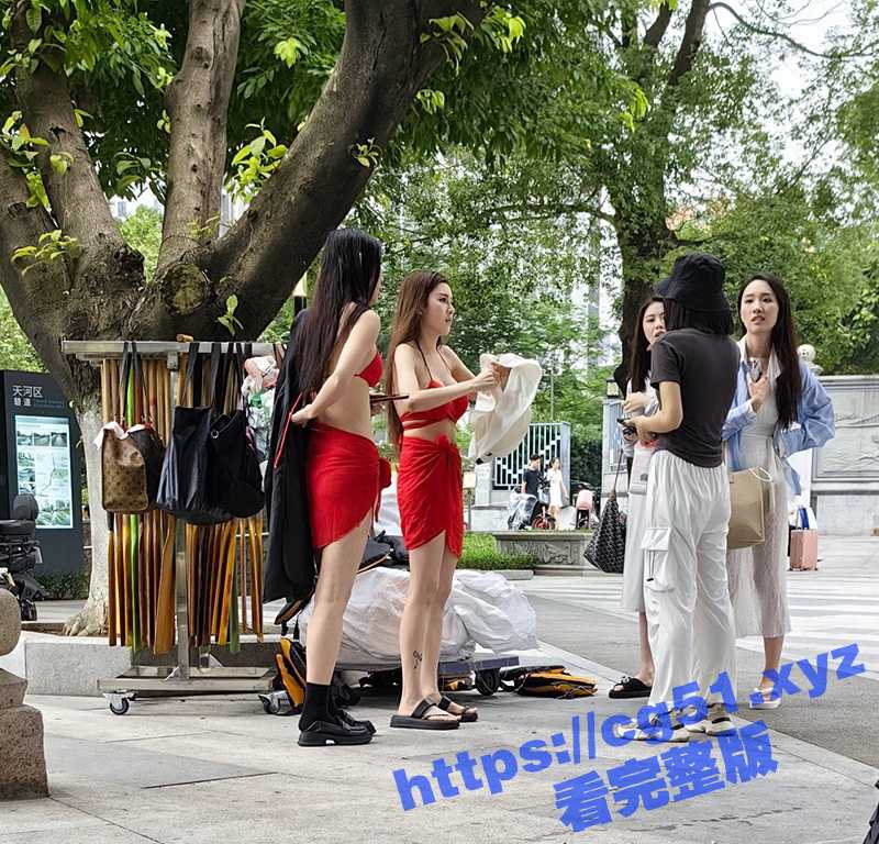 端午节哪里可以划龙舟？还要有这样的骚鸡穿比基尼助阵-51吃瓜网