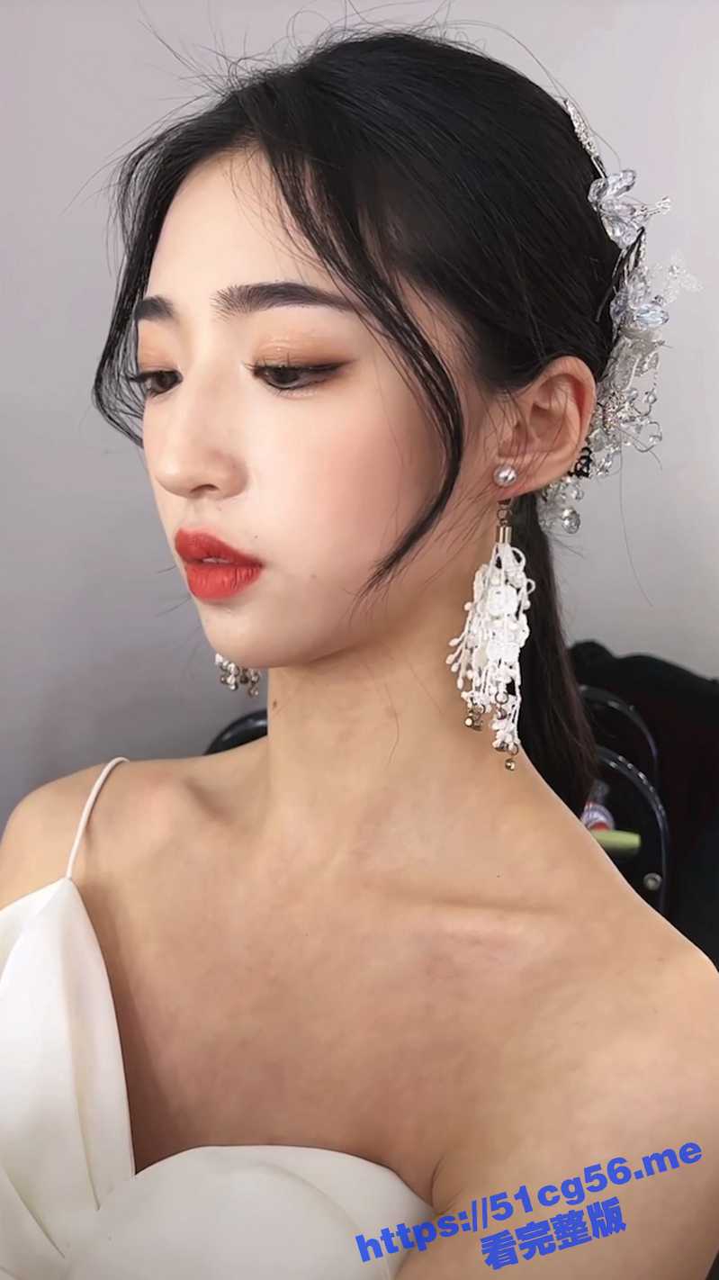 抖音骚鸡们的意外走光 故意露点 合集秀！主打一个刺激！ - 51吃瓜网-51吃瓜网