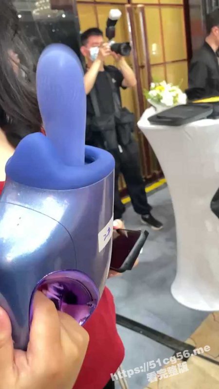 女神们的儿童节礼物 怪不得都不找对象 这道具做的这么高级 不得一直高潮啊？-51吃瓜网