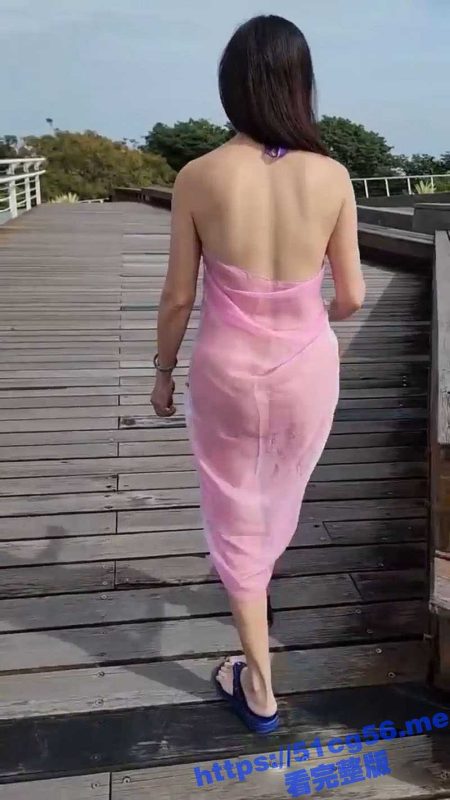 绿帽老公带老婆 真空出门买茶叶蛋 在温泉和户外全裸露出 甚至邀请游客一起泡澡 勾引陌生人一起操她-51吃瓜网