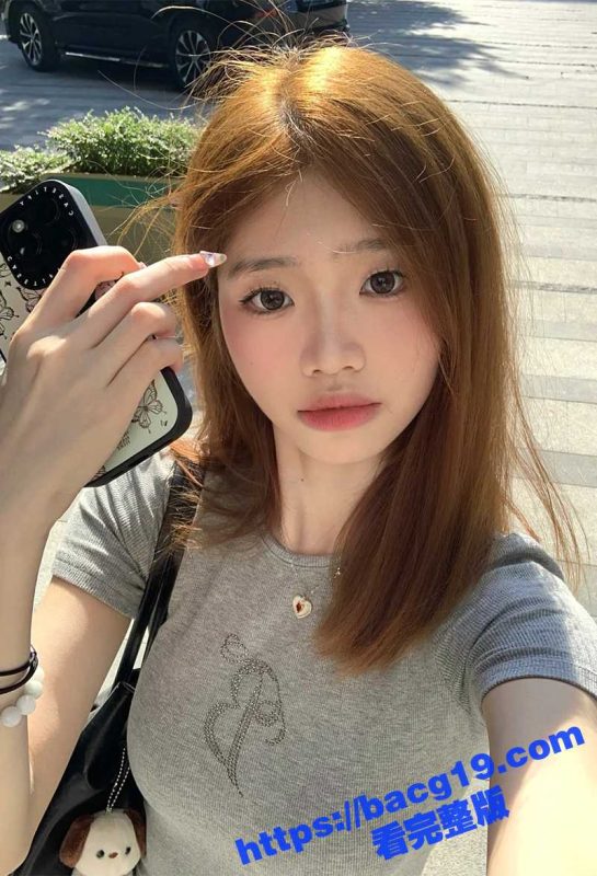 黄毛小妹直播间PK惩罚当场拔逼毛 输赢规矩惊呆网友 这届网红玩的可真花花啊 估计平时也没少挨操！-51吃瓜网